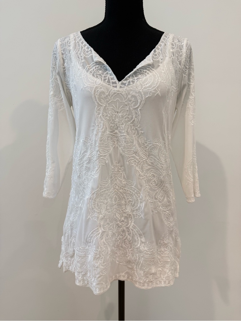 White House Black Market White Embroidered Mesh Tunic Top | Size Small